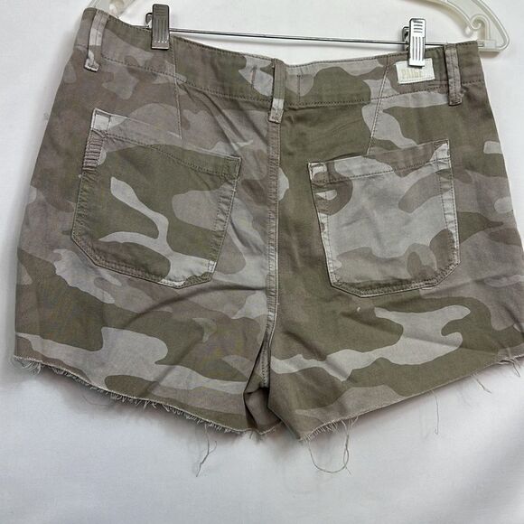 PAIGE Maislie Utility shorts camo print size 29 NWT - Picture 7 of 15